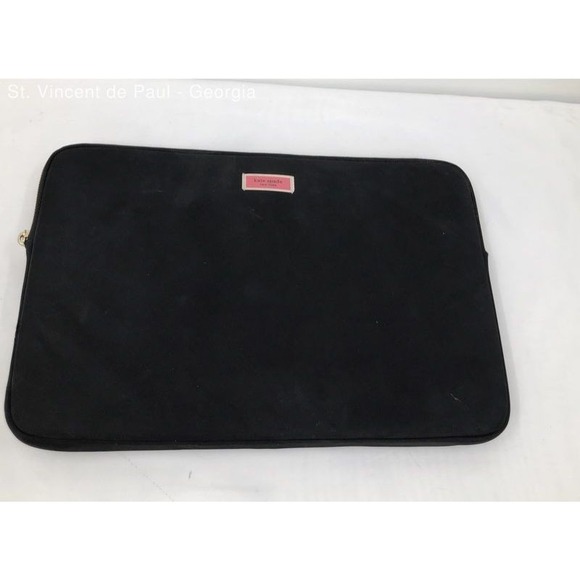 kate spade Handbags - Kate Spade New York 15x11 in Laptop Bag Sleeve Clutch Great Condition